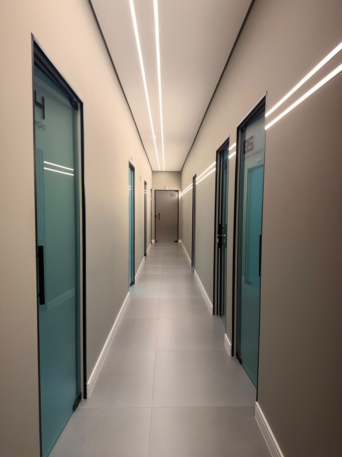 Corredor da área clínica da Sorria Passos